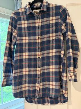 Rivet & Thread Women's Blue Plaid Button-Down Shirt